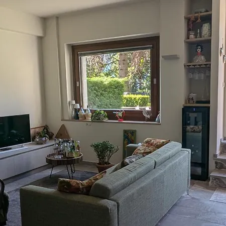 Διαμέρισμα A Window On The