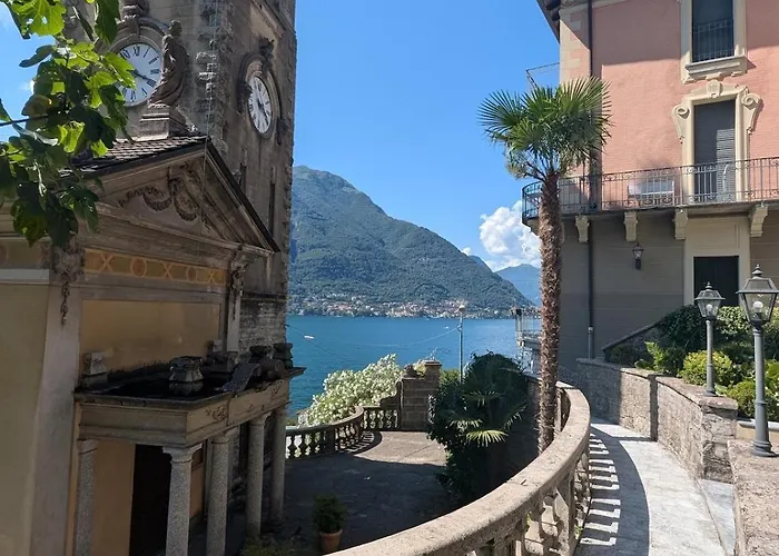 A Window On The דירה